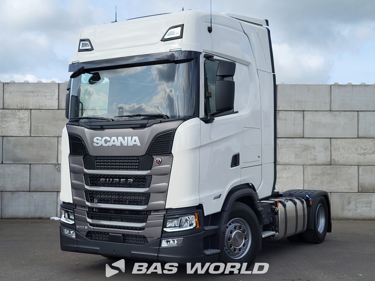 Front left : Scania S500 4X2 Tracteur routier