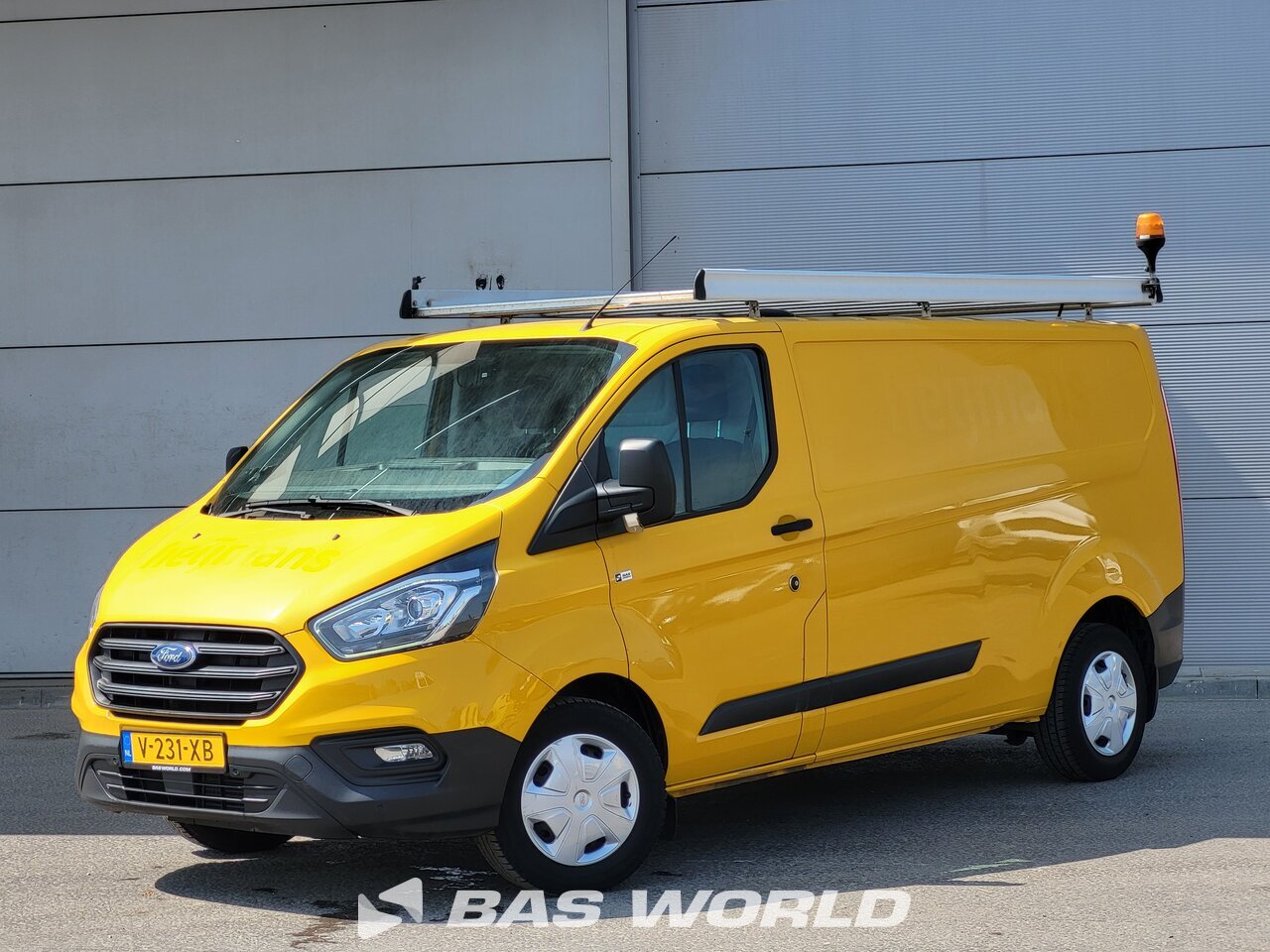 Front left : Ford Transit 130pk Fourgons utilitaires