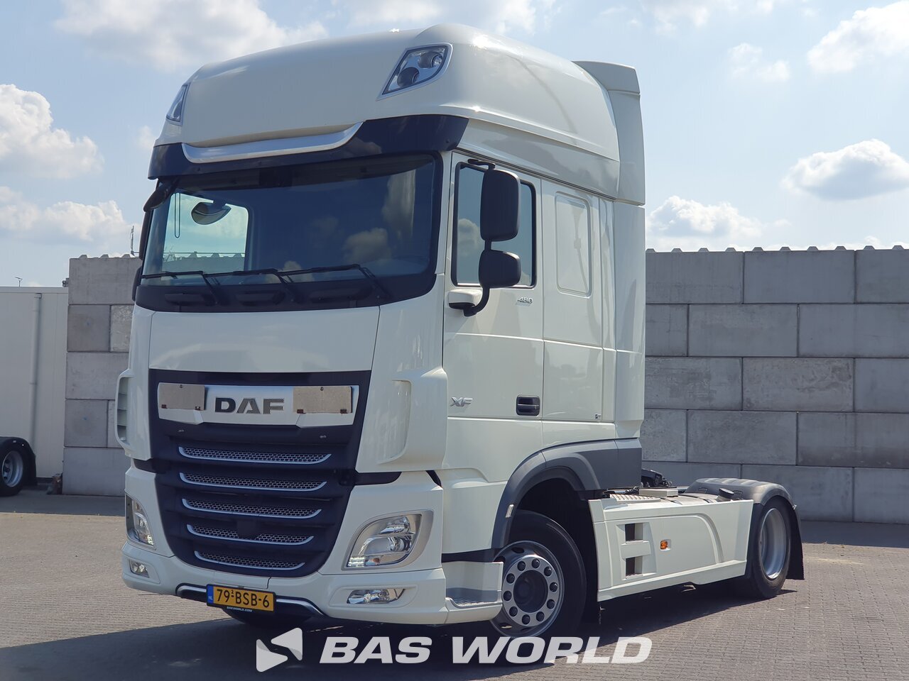 Front left : DAF XF 480 4X2 Tracteur routier