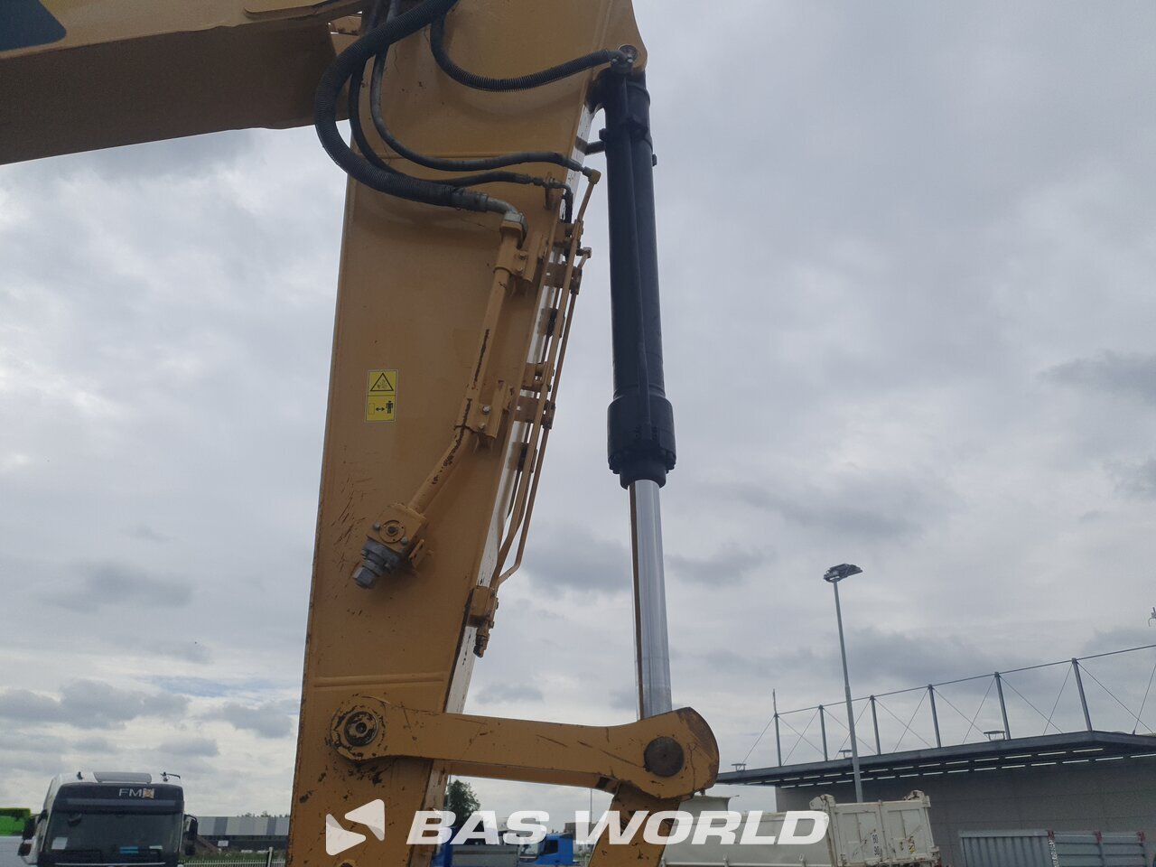 Other : Caterpillar 324 E LN Pelle sur chenilles