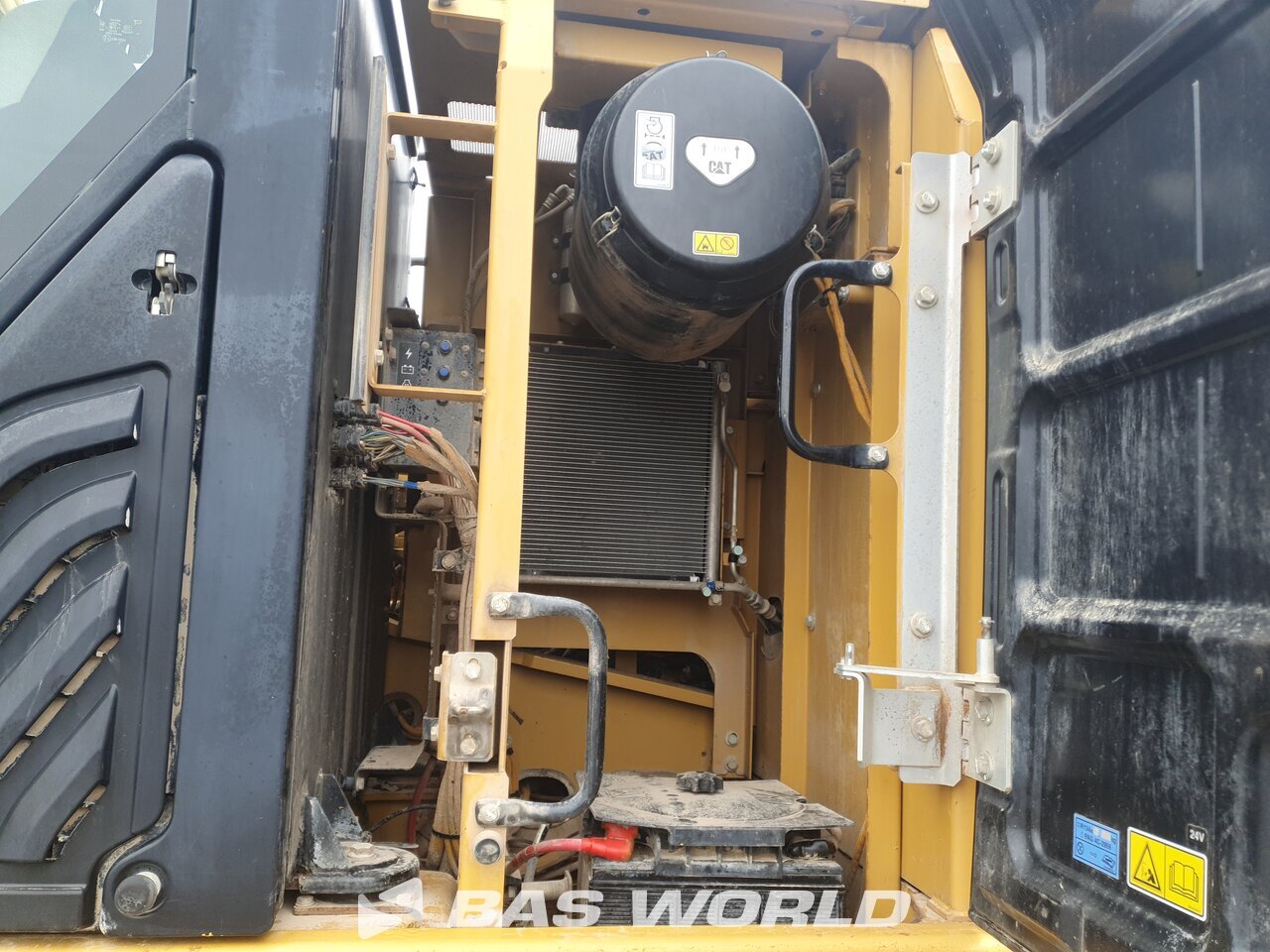 Other : Caterpillar 324 E LN Pelle sur chenilles