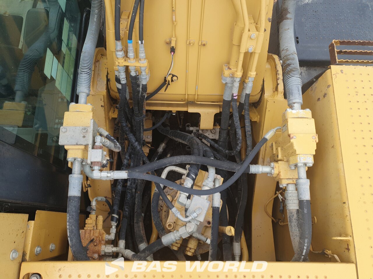 Other : Caterpillar 324 E LN Pelle sur chenilles