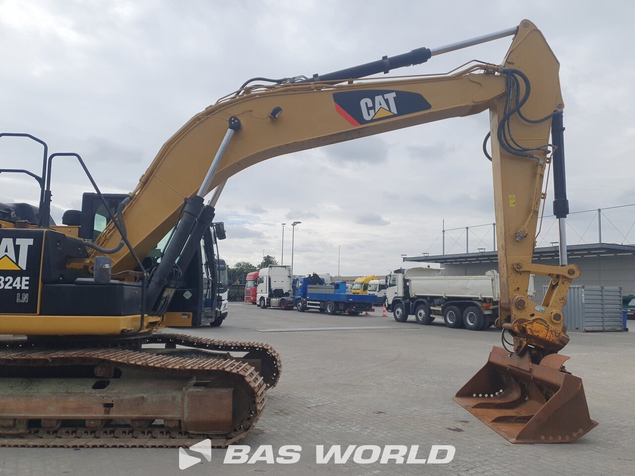 Other : Caterpillar 324 E LN Pelle sur chenilles