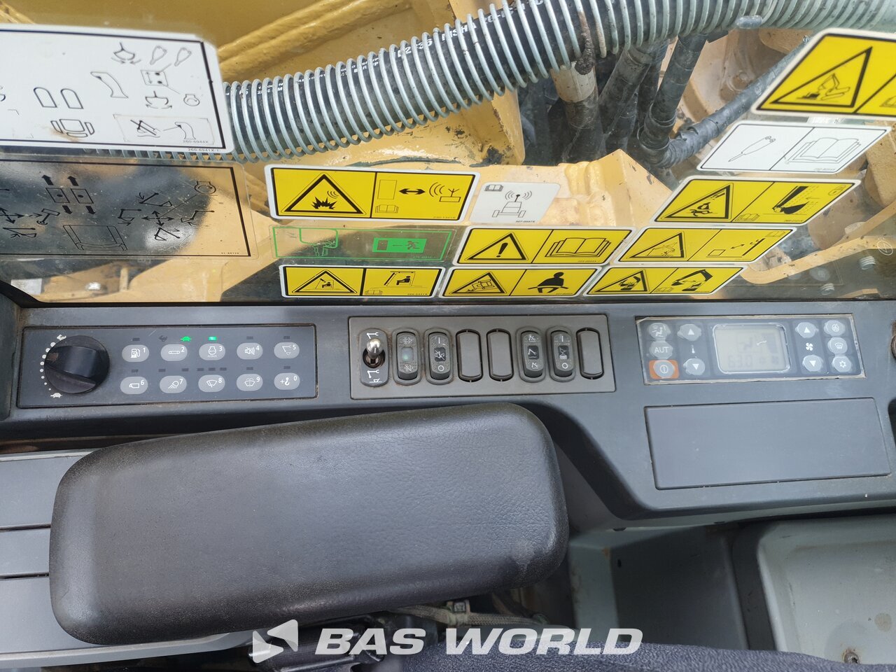 Other : Caterpillar 324 E LN Pelle sur chenilles