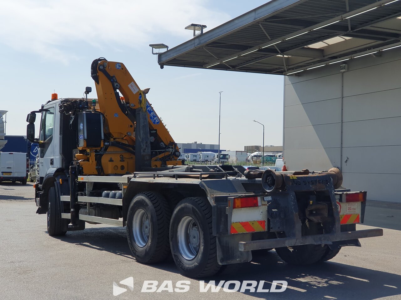 Other : Iveco Trakker 410 6X4 Busi Group Type: SC 206 C camion à bras