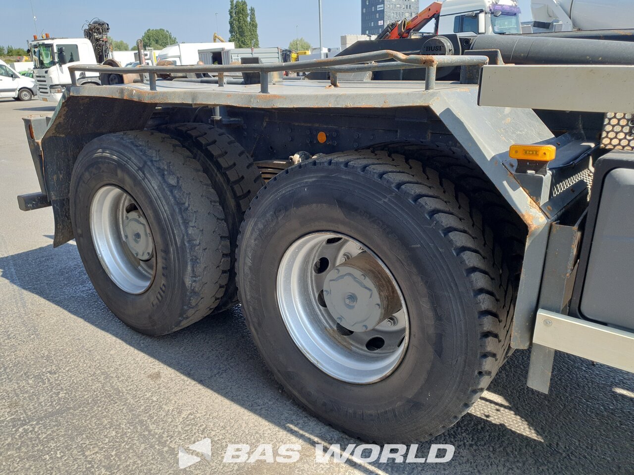 Other : Iveco Trakker 410 6X4 Busi Group Type: SC 206 C camion à bras