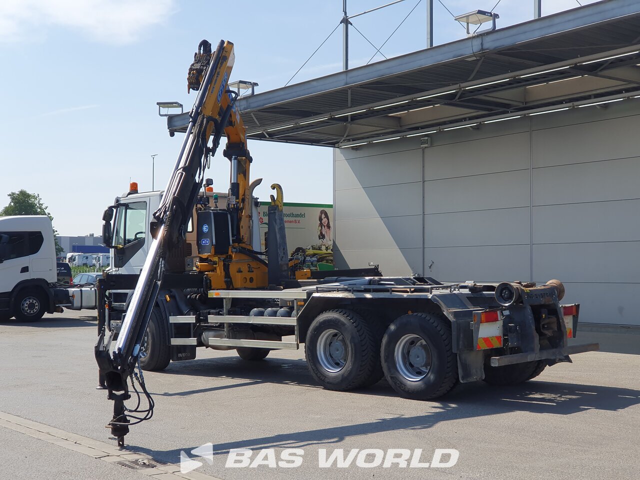 Other : Iveco Trakker 410 6X4 Busi Group Type: SC 206 C camion à bras