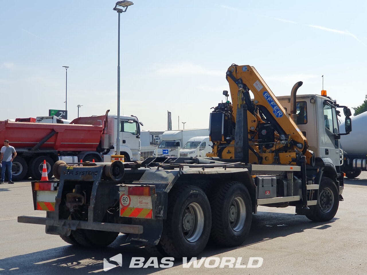 Other : Iveco Trakker 410 6X4 Busi Group Type: SC 206 C camion à bras