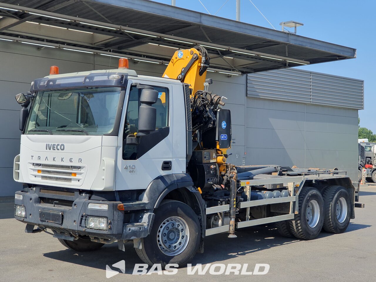 Other : Iveco Trakker 410 6X4 Busi Group Type: SC 206 C camion à bras