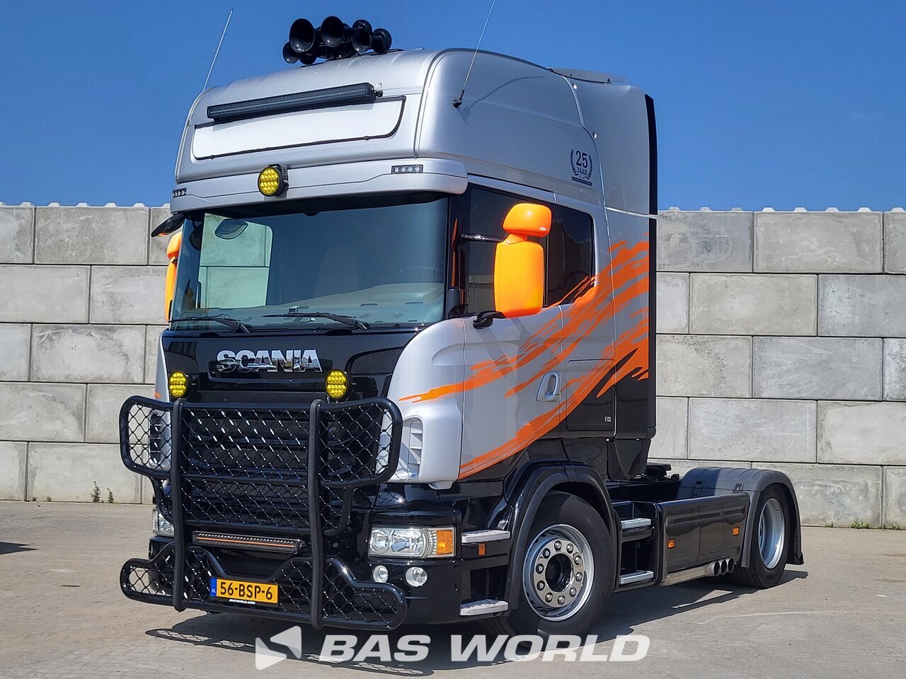Front left : Scania R480 4X2 Tracteur routier