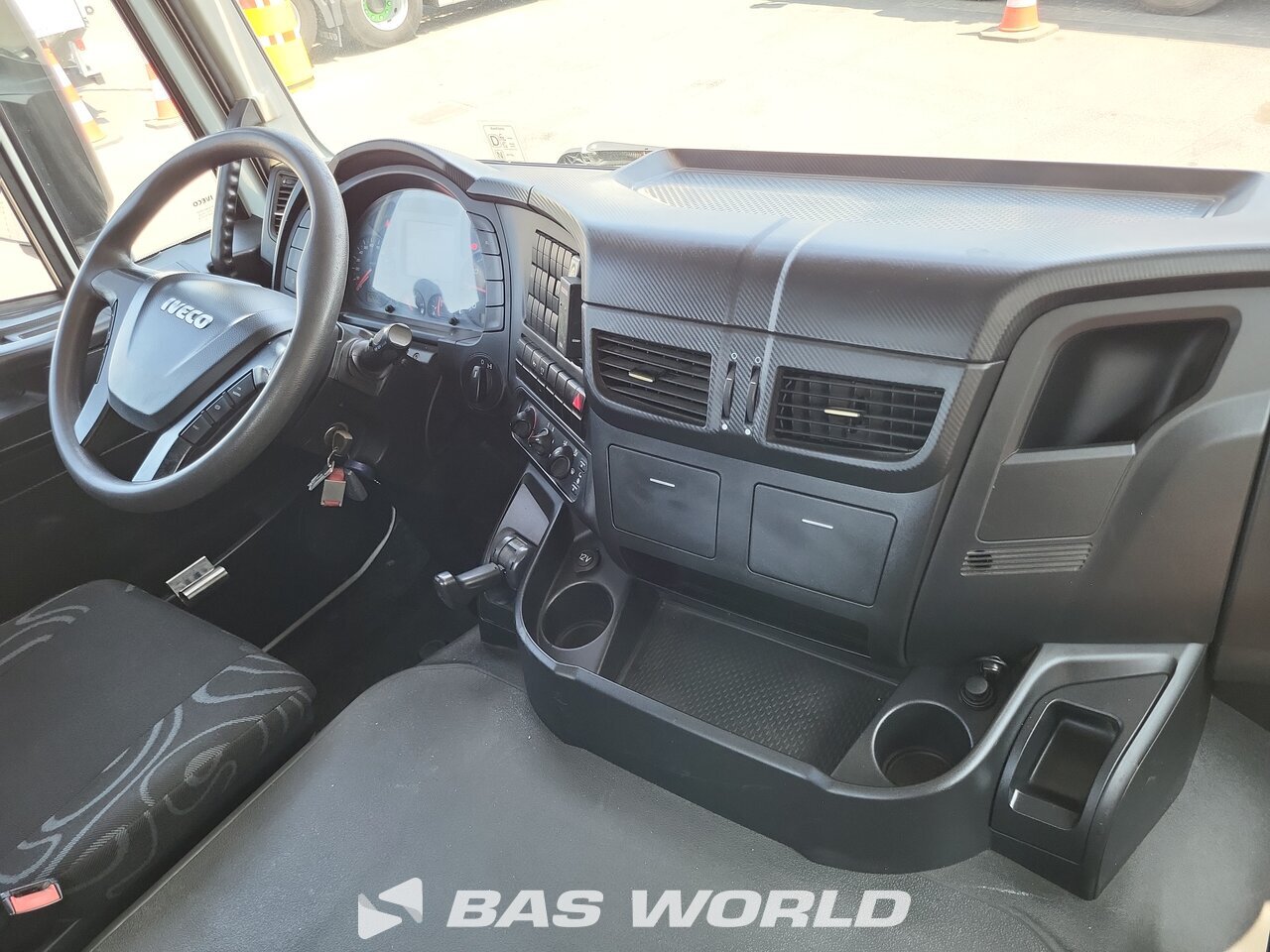Other : Iveco Stralis 310 4X2 Camion plateaux