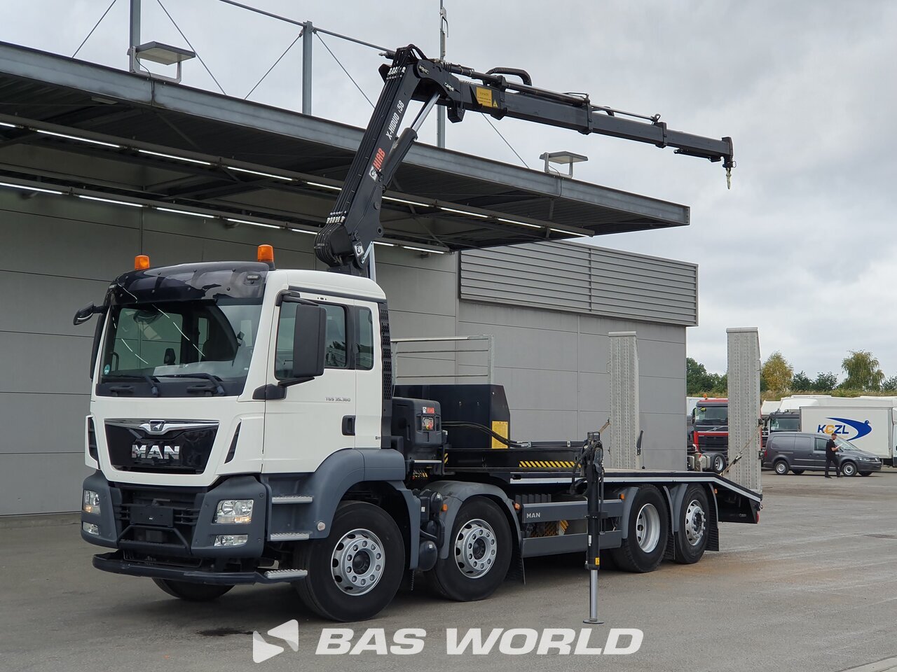 Front left : MAN TGS 35.360 8X2 Car/Truck Transporter Truck