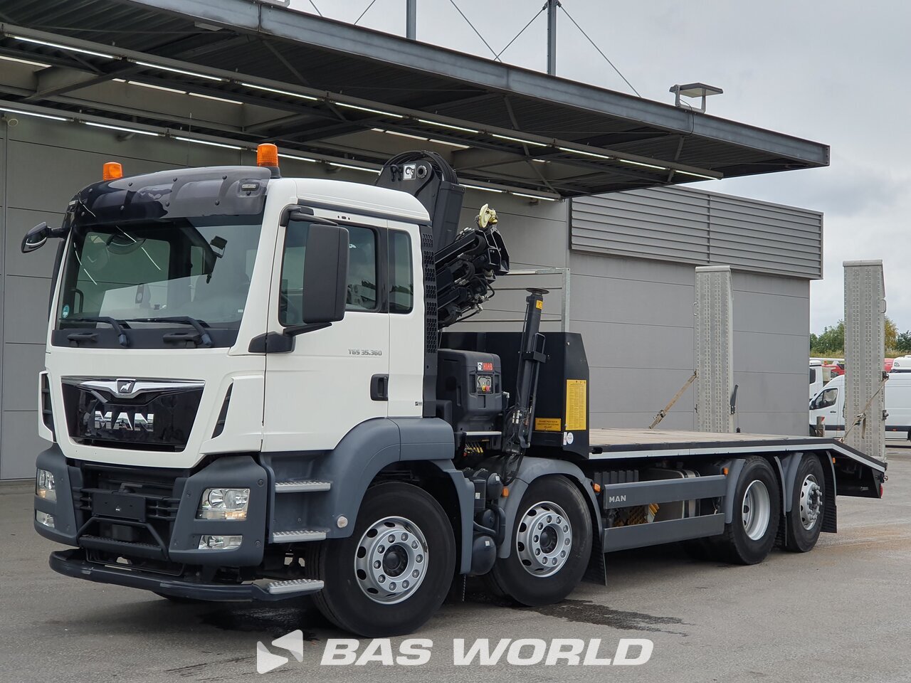 Front left : MAN TGS 35.360 8X2 Car/Truck Transporter Truck