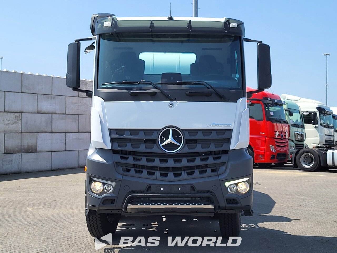 Back : Mercedes Arocs 4245 8X4 Schwing Stetter AM12FHCBL Camion malaxeur béton
