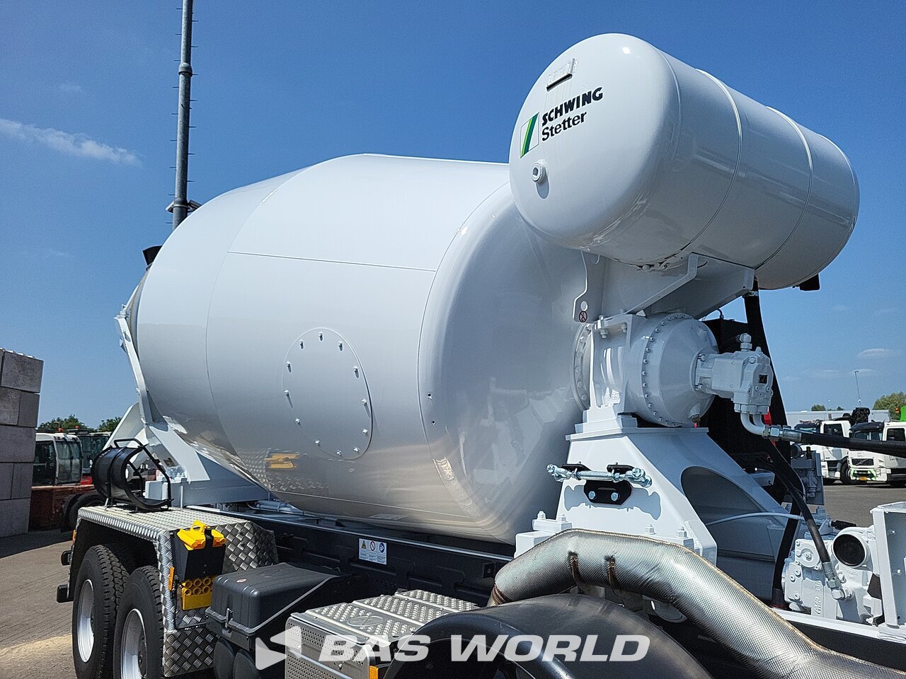 Twistlocks : Mercedes Arocs 4245 8X4 Schwing Stetter AM12FHCBL Camion malaxeur béton
