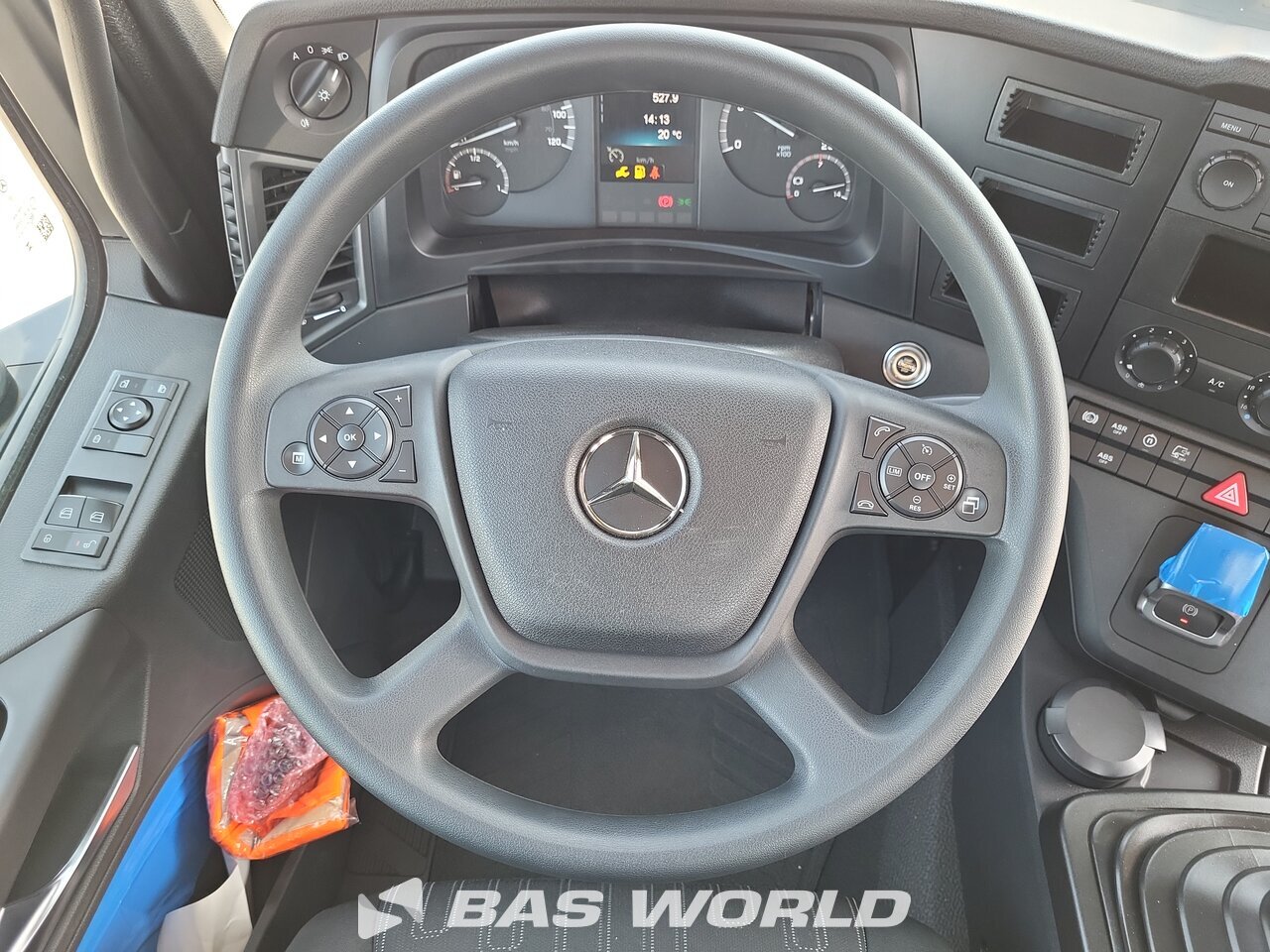 Other : Mercedes Arocs 4245 8X4 Schwing Stetter AM12FHCBL Camion malaxeur béton