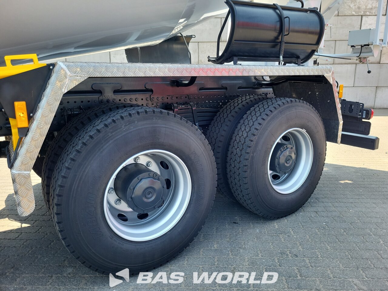 Hydraulics : Mercedes Arocs 4245 8X4 Schwing Stetter AM12FHCBL Camion malaxeur béton