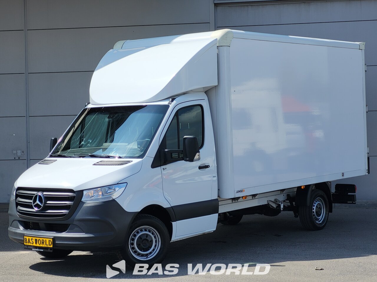 Front left : Mercedes Sprinter 317 CDI Carrosseries