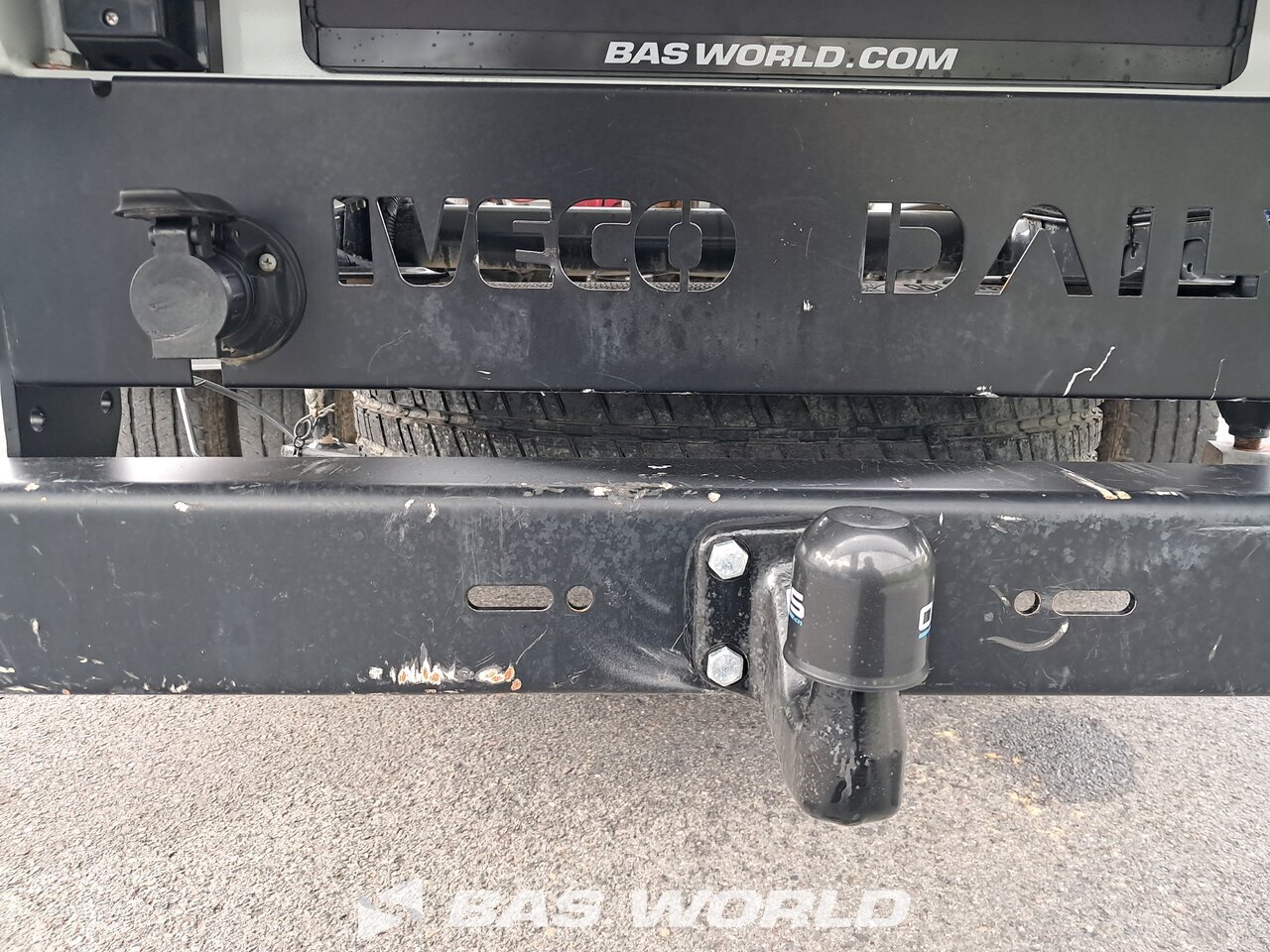 Towbar / Trailer hitch : Ouvert