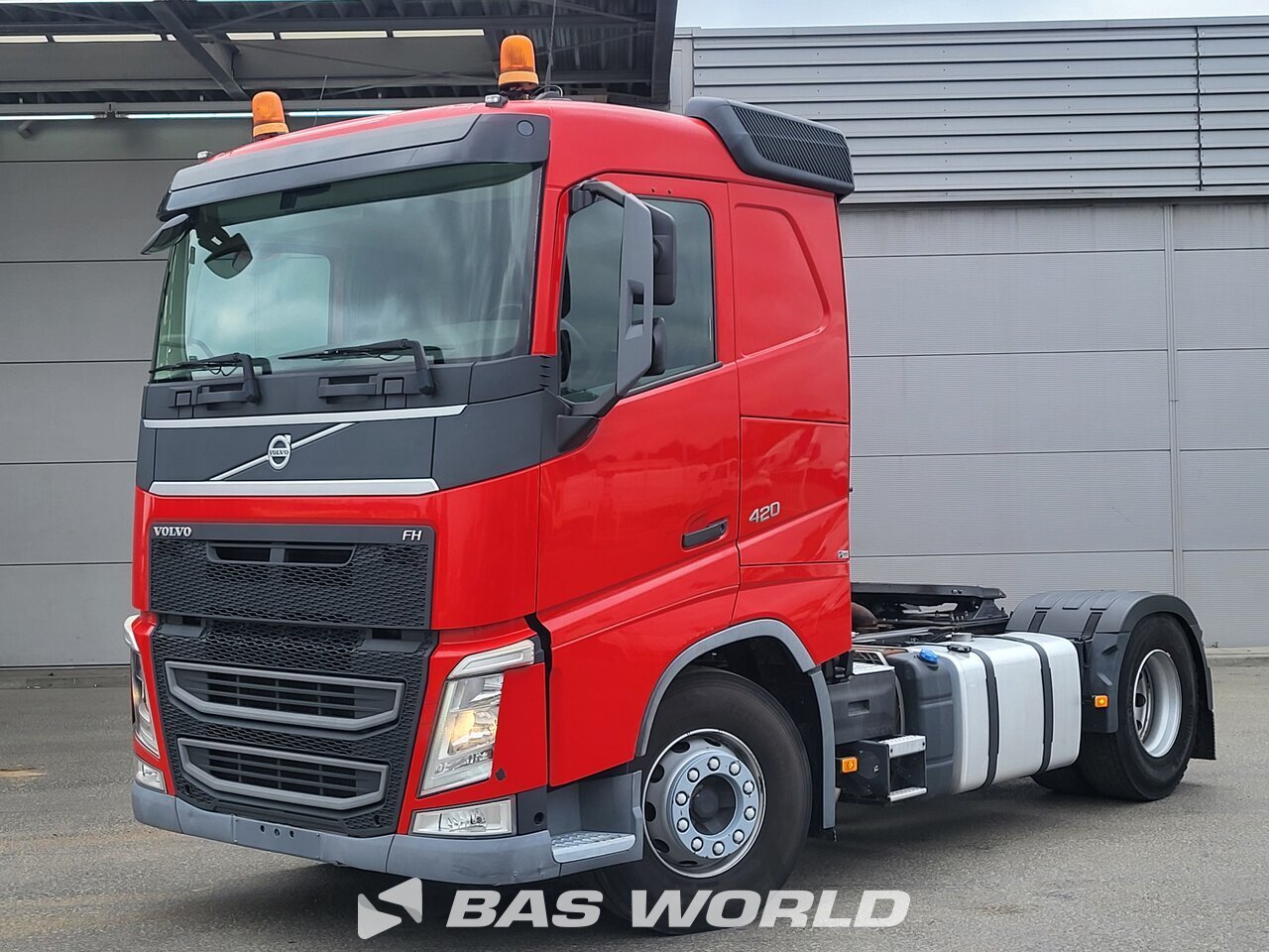 Front left : Volvo FH 420 4X2 Tracteur routier