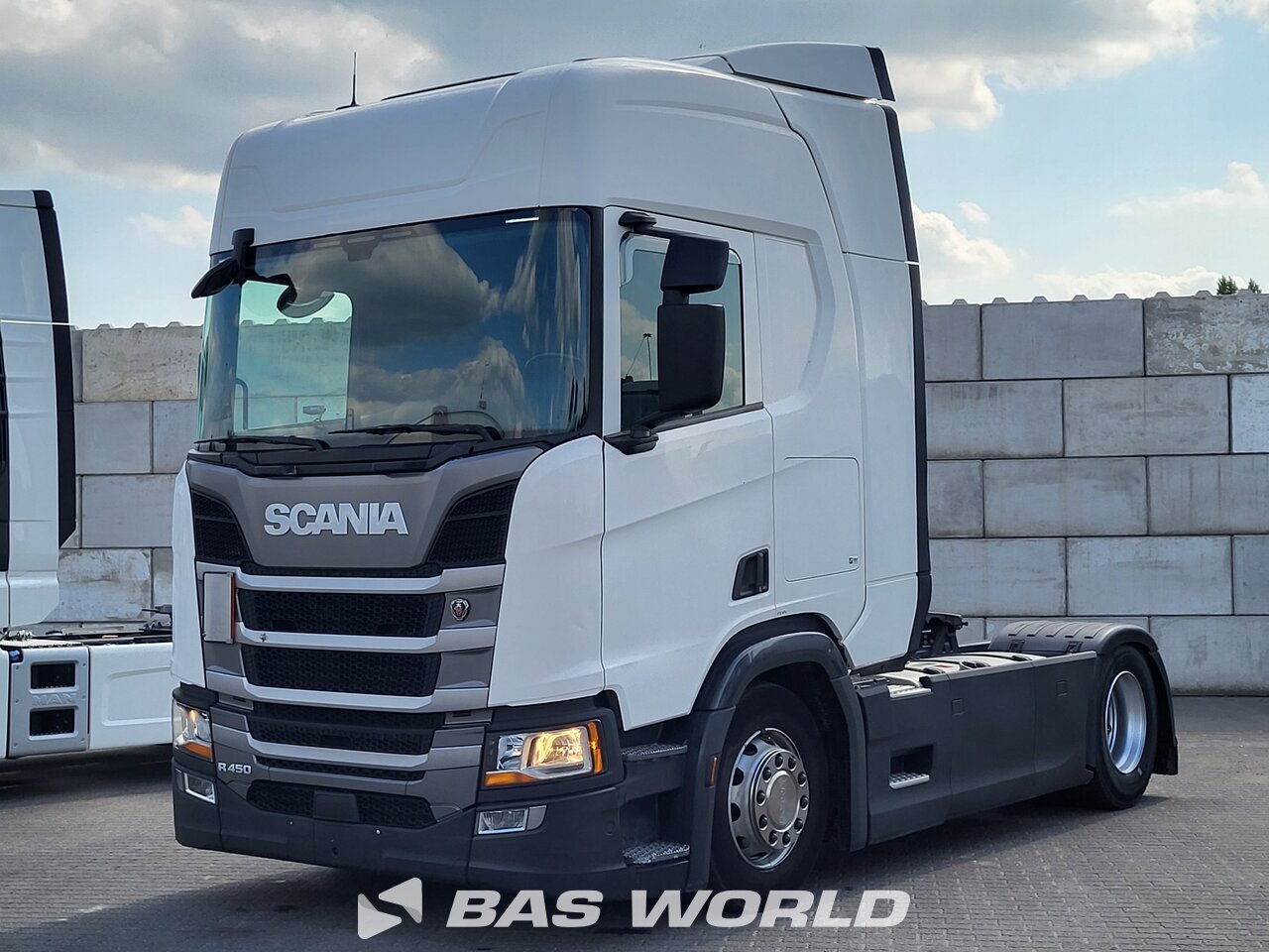 Front left : Scania R450 4X2 Tracteur routier