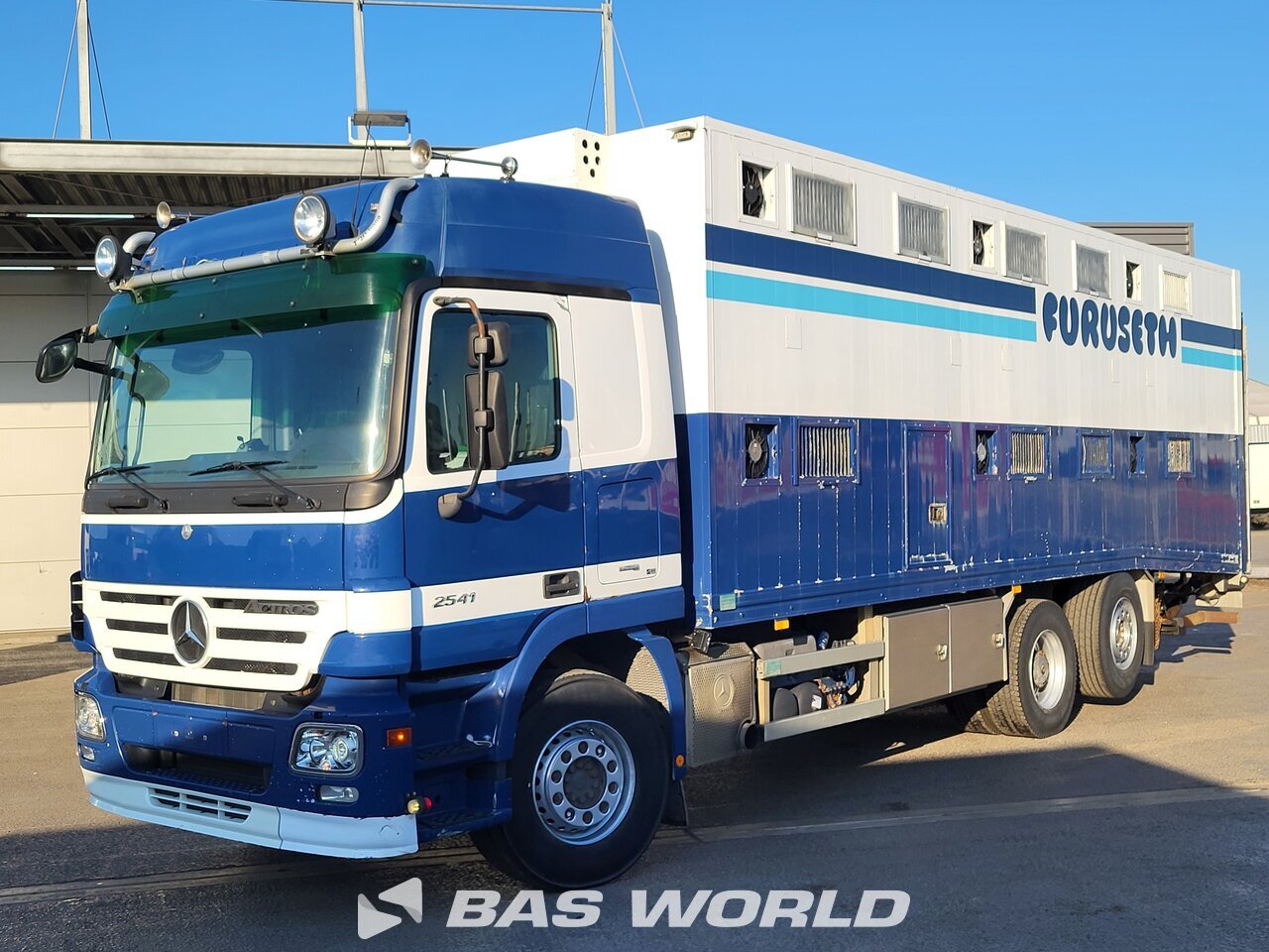 Front left : Mercedes Actros 2541 6X2 Hillevag Mek. Verksted AS Transport bestiaux