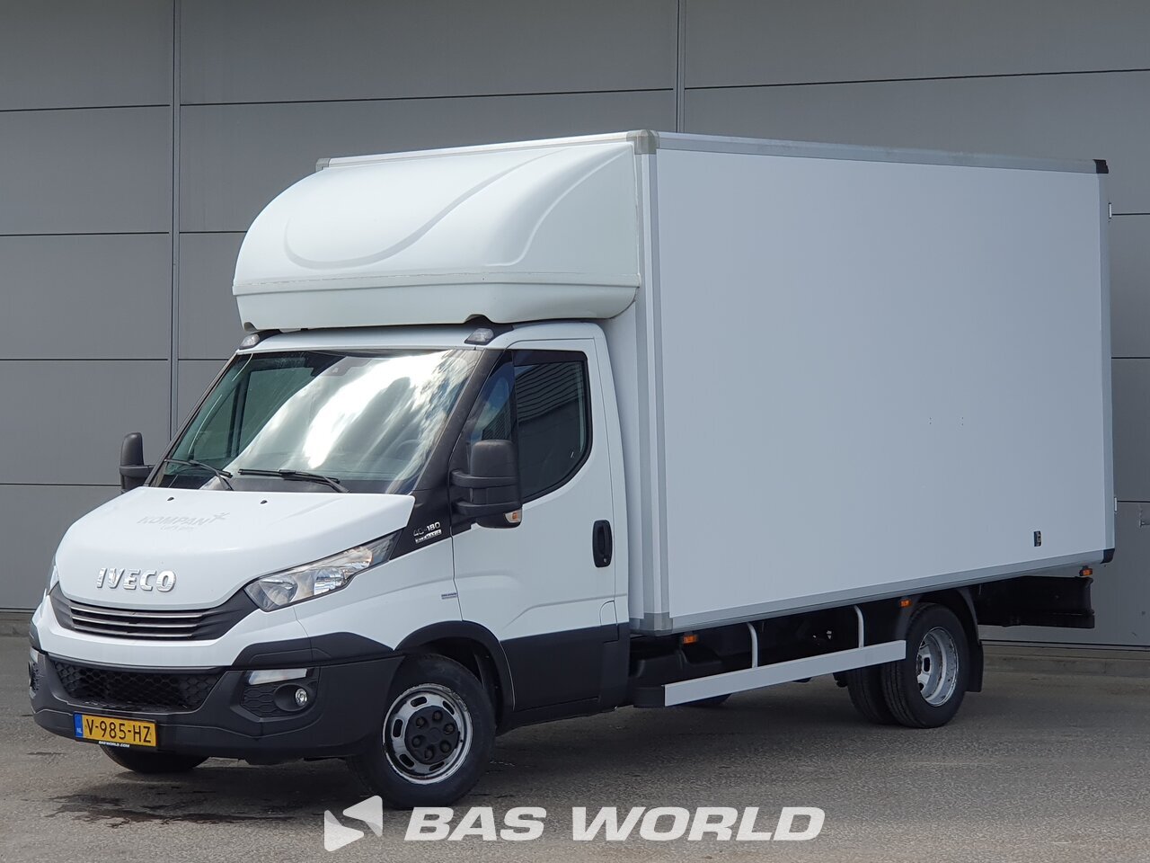 Front left : Iveco Daily 40C18 Carrosseries