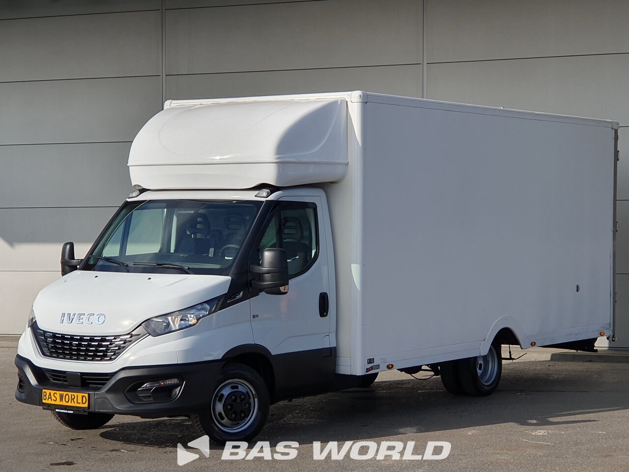 Front left : Iveco Daily 35C14 Carrosseries