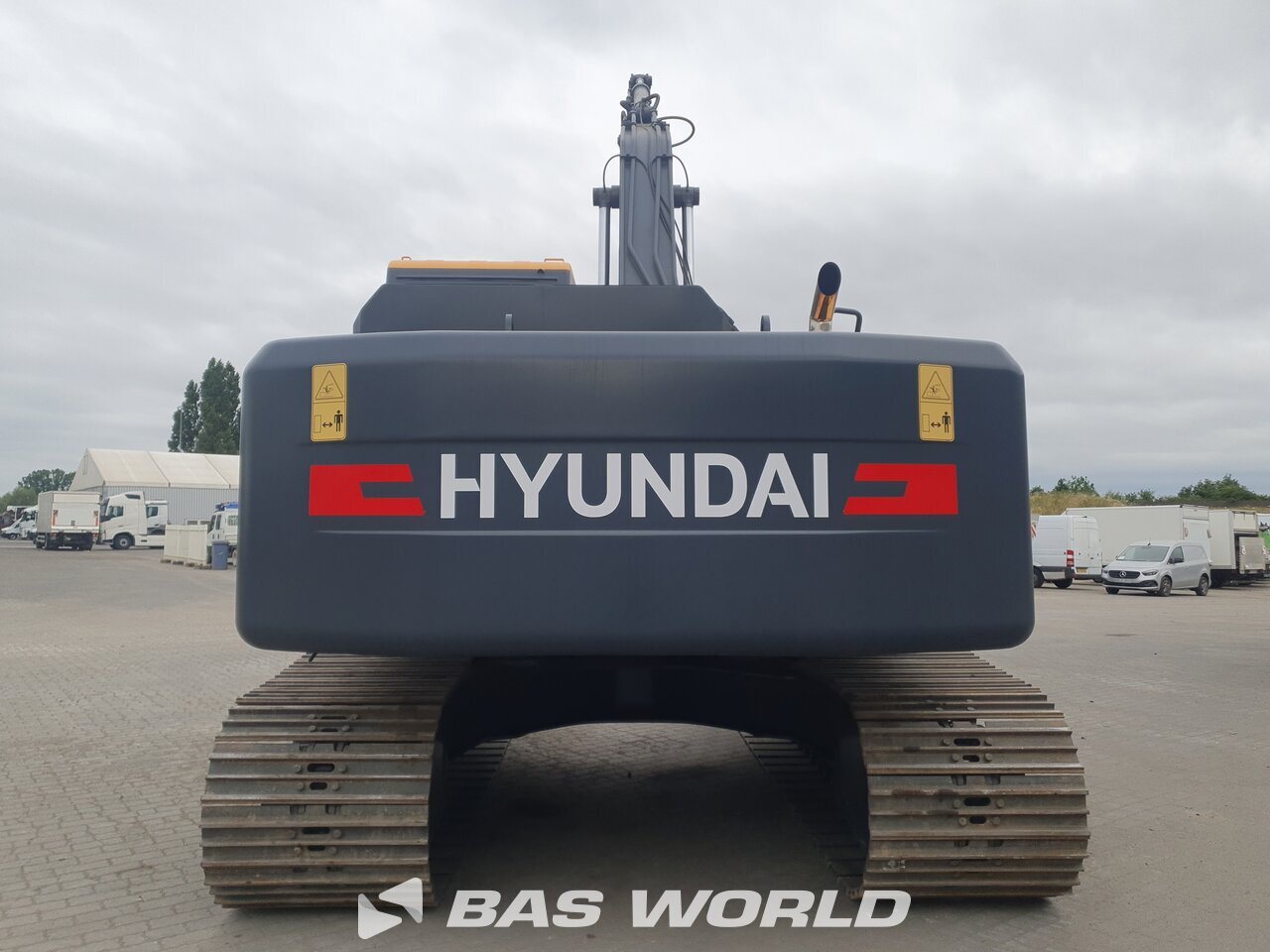Other : Hyundai R245 LR Pelle sur chenilles