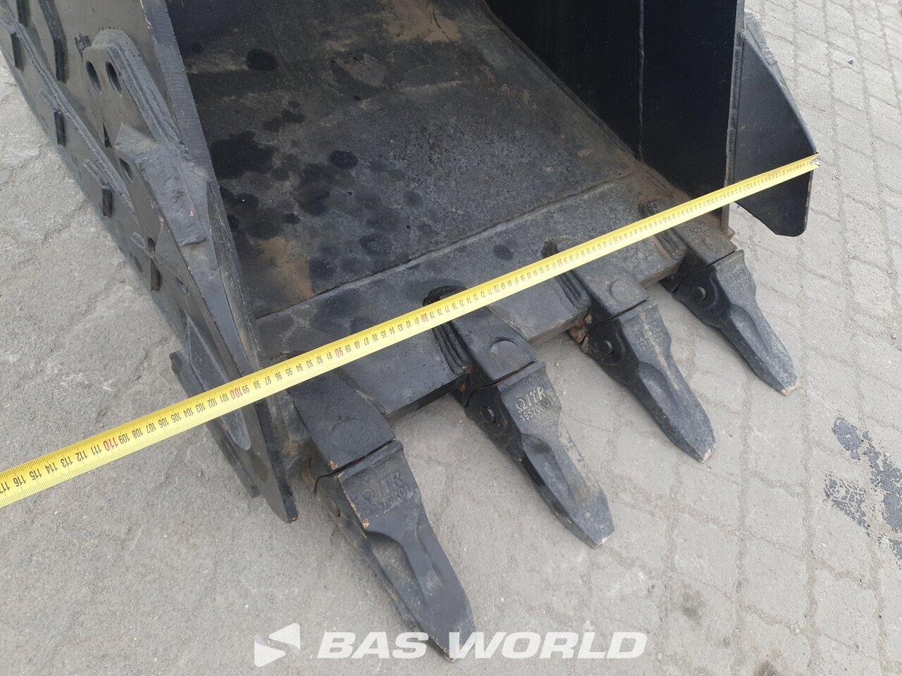 Other : Hyundai R245 LR Pelle sur chenilles