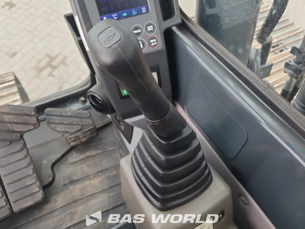 Other : Hyundai R245 LR Pelle sur chenilles