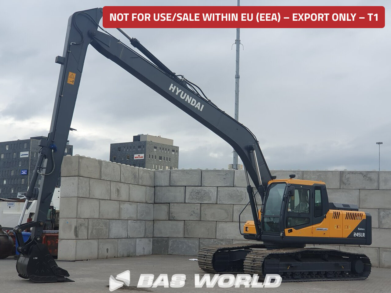 Front left : Hyundai R245 LR Pelle sur chenilles