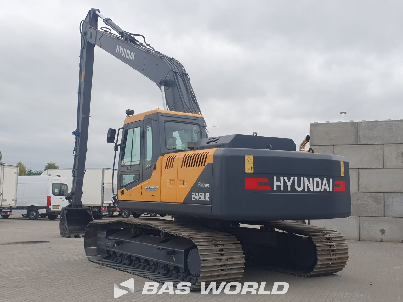 Other : Hyundai R245 LR Pelle sur chenilles