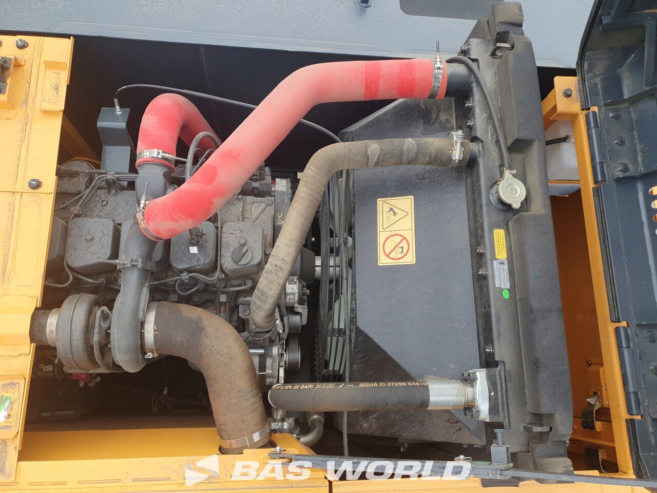 Other : Hyundai R245 LR Pelle sur chenilles