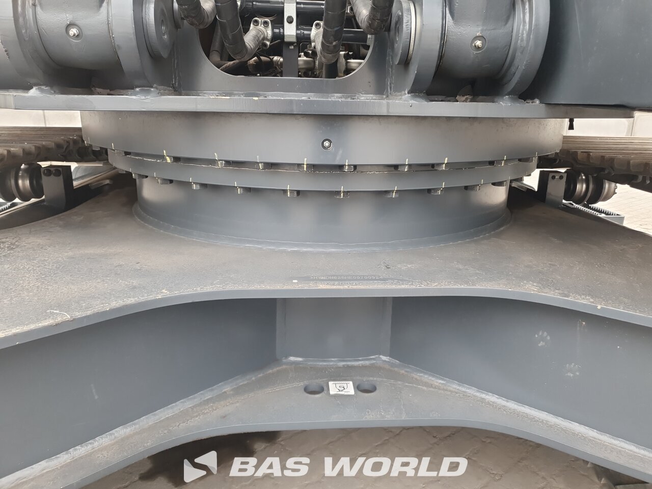 Other : Hyundai R245 LR Pelle sur chenilles