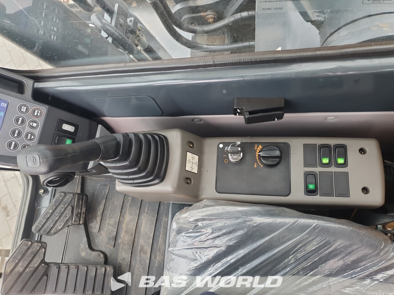 Other : Hyundai R245 LR Pelle sur chenilles