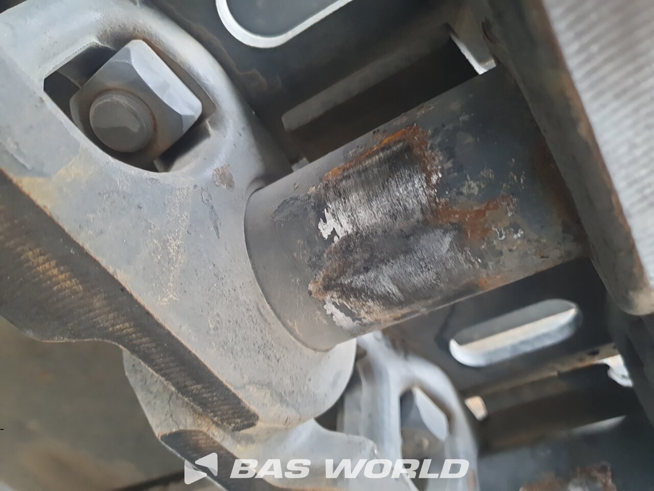 Other : Hyundai R245 LR Pelle sur chenilles