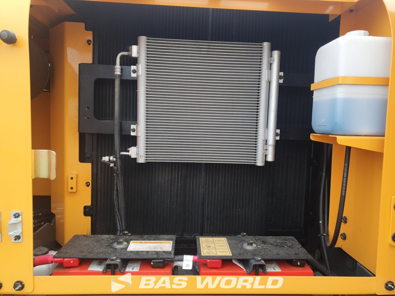 Other : Hyundai R245 LR Pelle sur chenilles