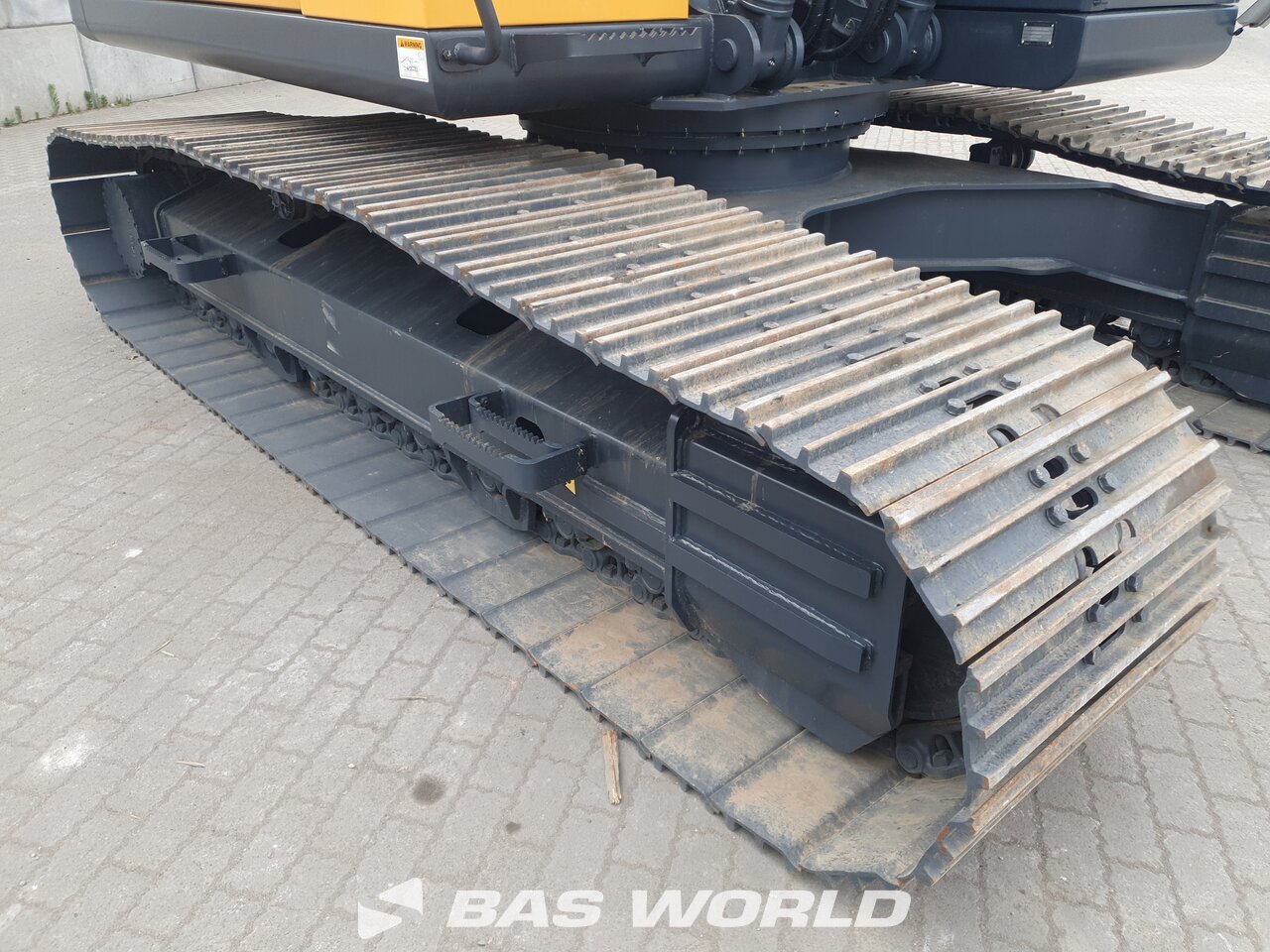 Other : Hyundai R245 LR Pelle sur chenilles