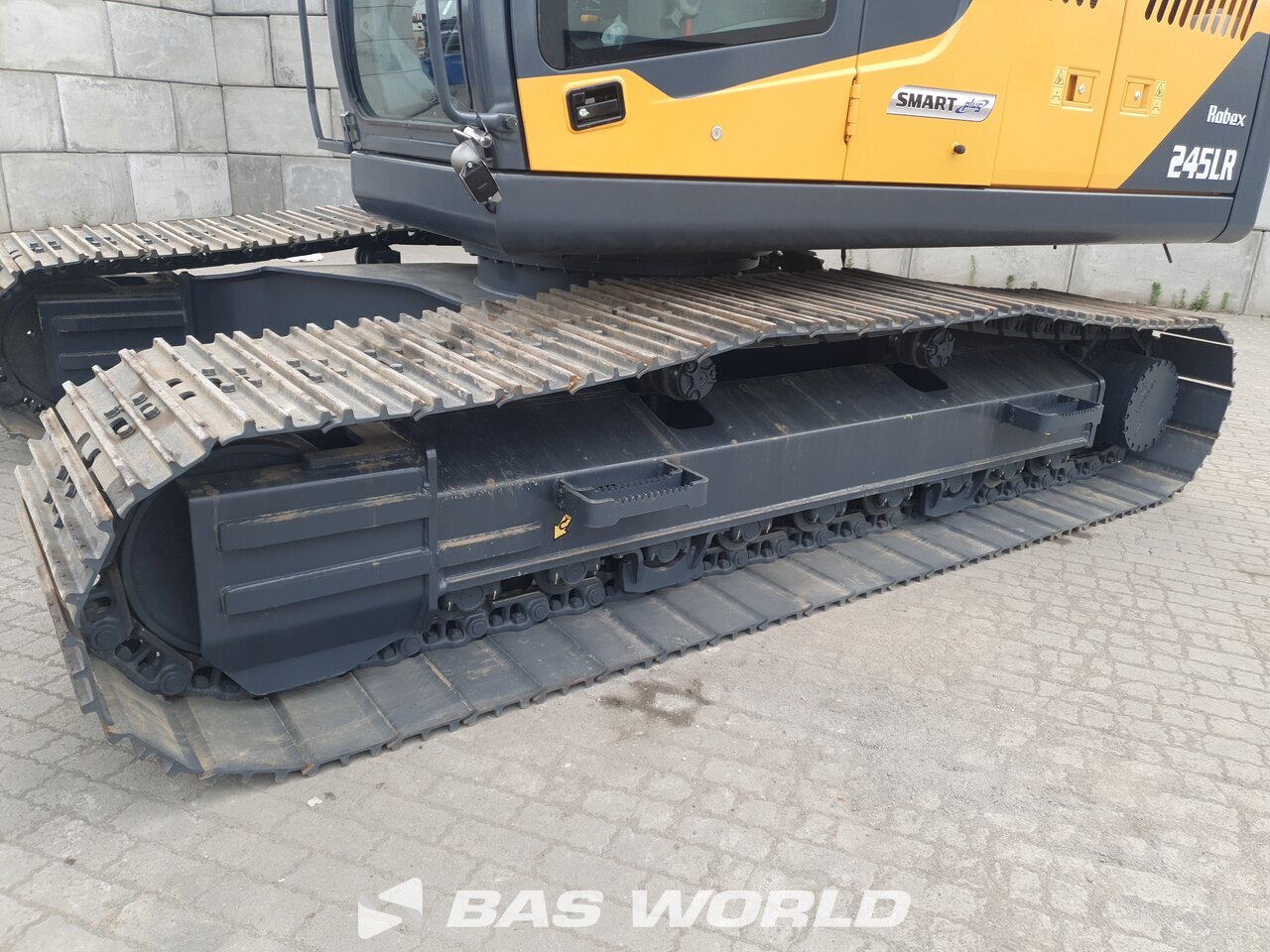 Other : Hyundai R245 LR Pelle sur chenilles