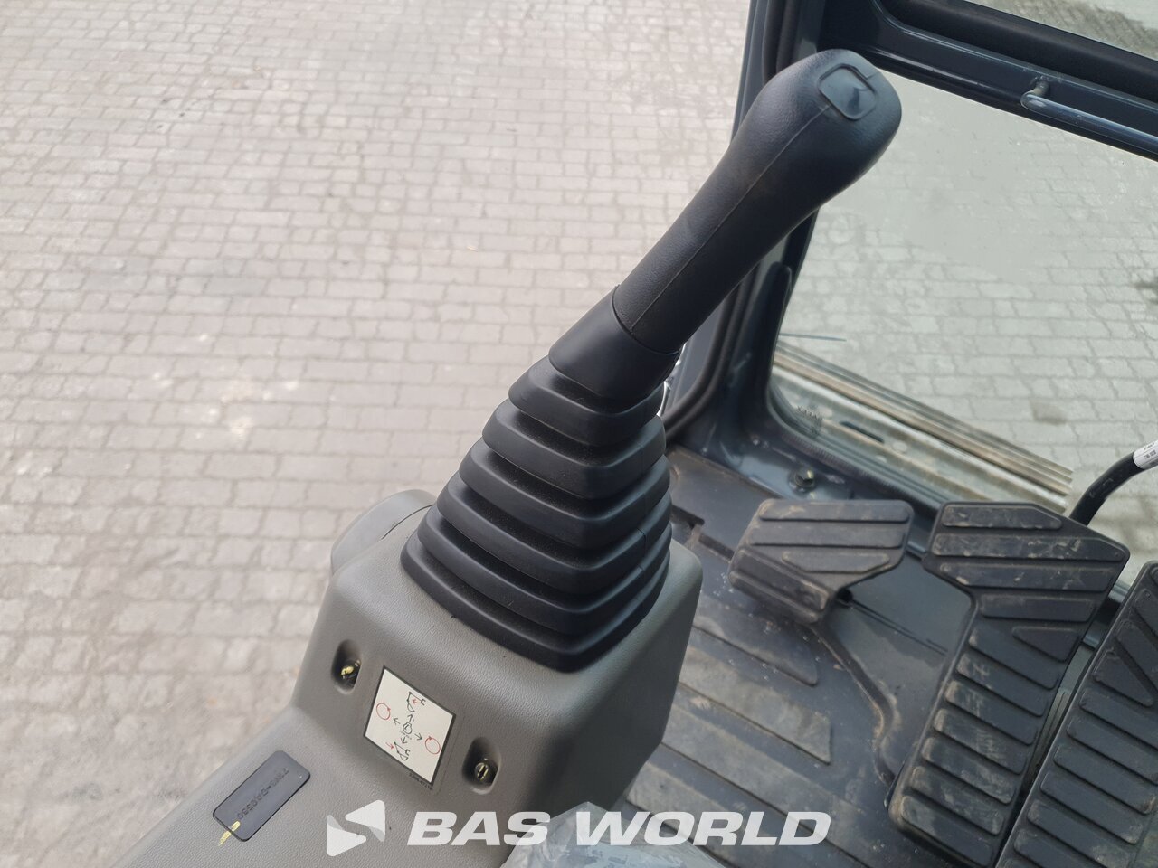 Other : Hyundai R245 LR Pelle sur chenilles