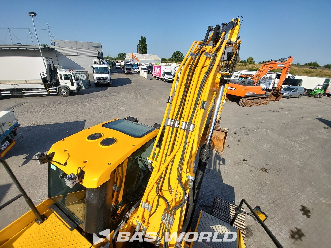 Other : JCB 220 XL 4F Pelle sur chenilles