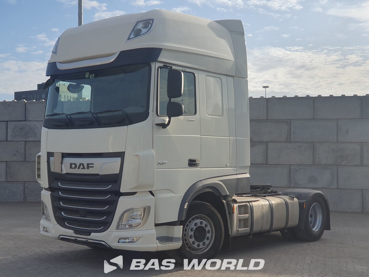 Front left : DAF XF 480 4X2 Tracteur routier