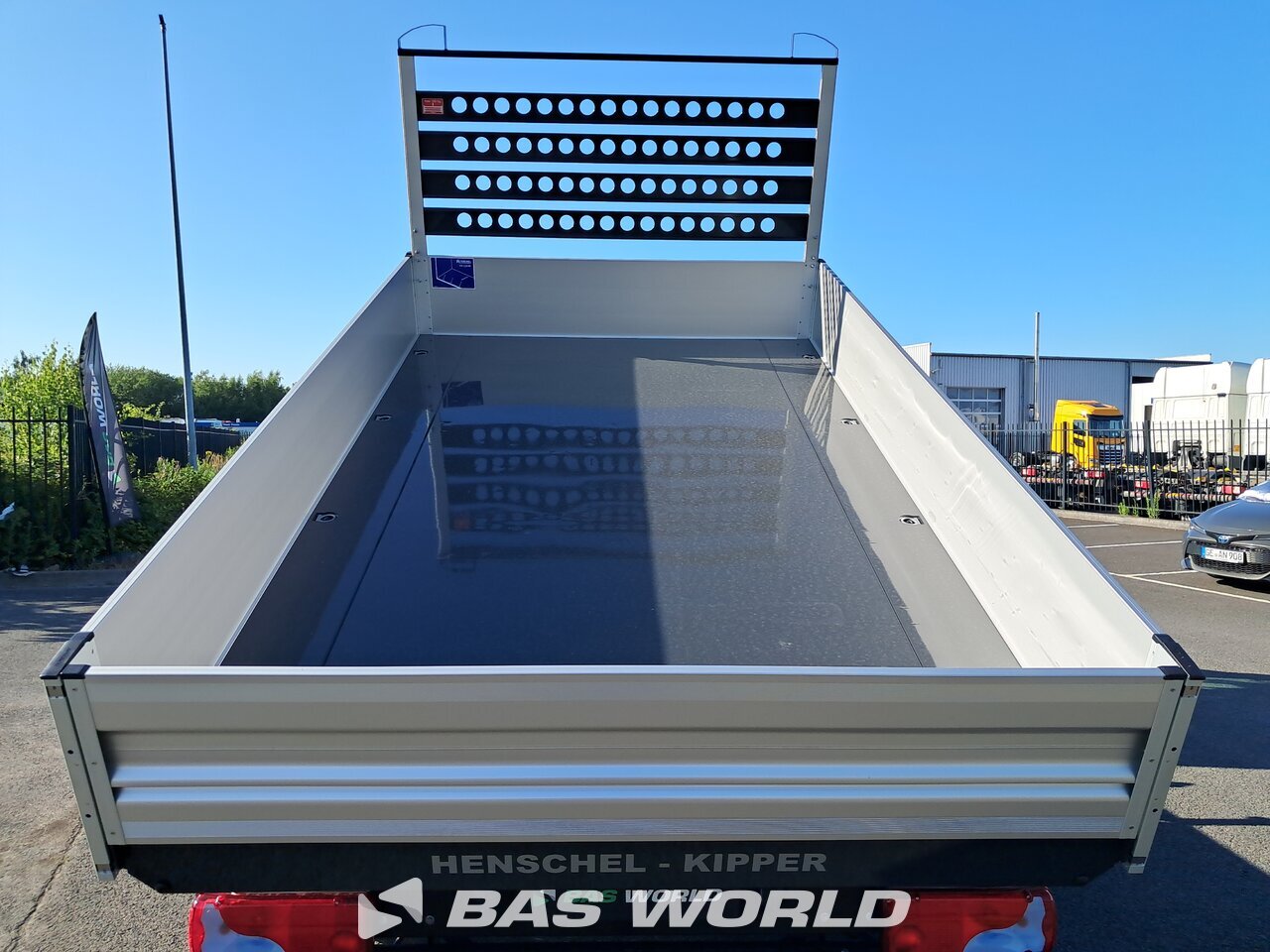 Superstructure interior : MAN TGE 3.180 Benne