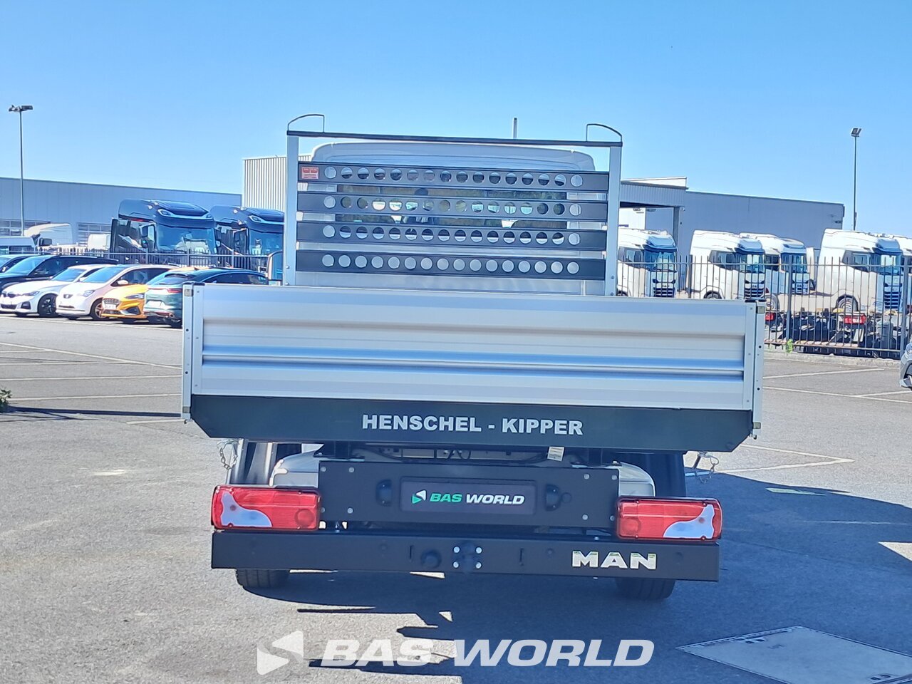 Back : MAN TGE 3.180 Benne
