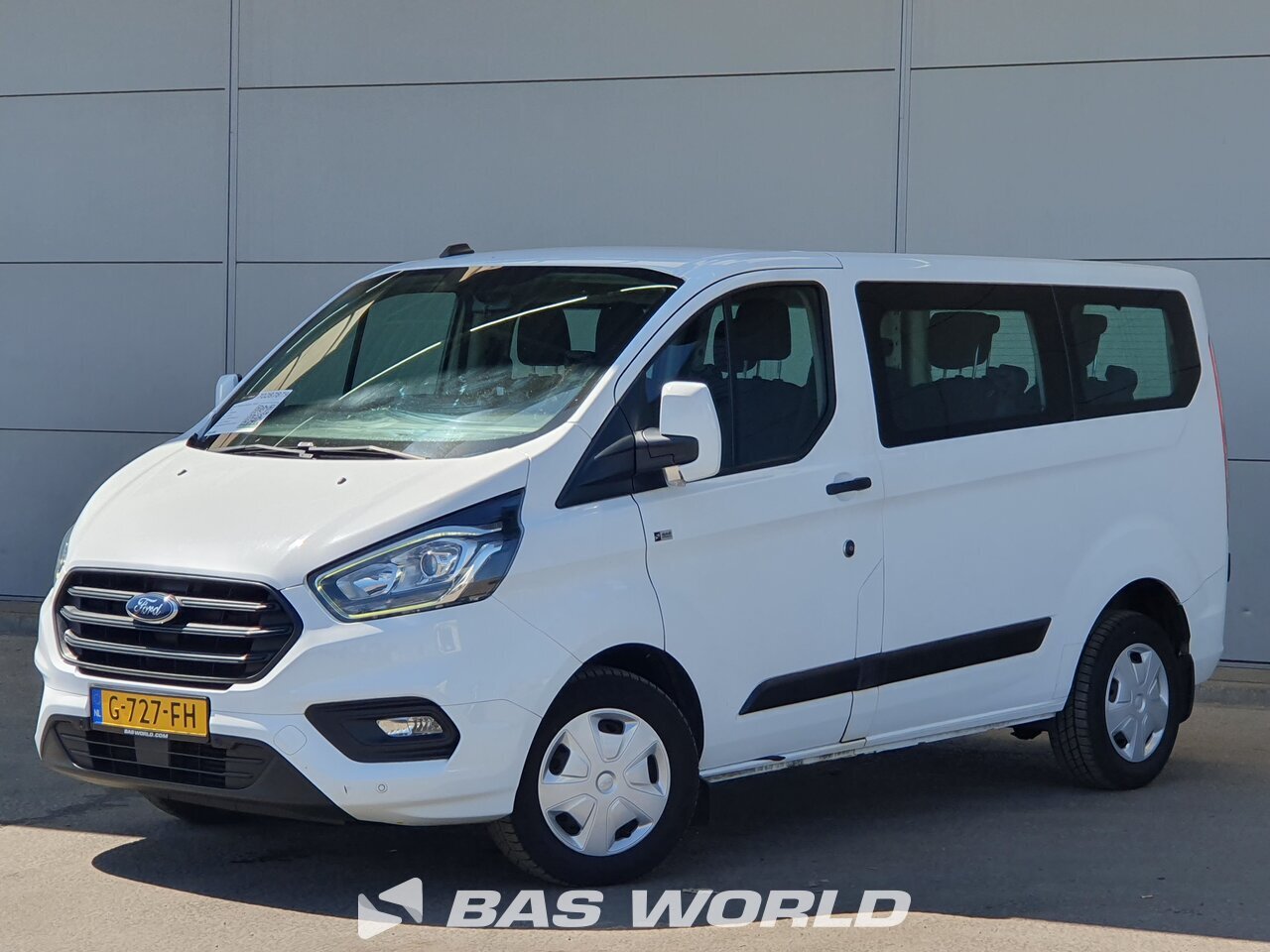 Front left : Ford Transit Custom 105pk Passenger Transport/Minibus