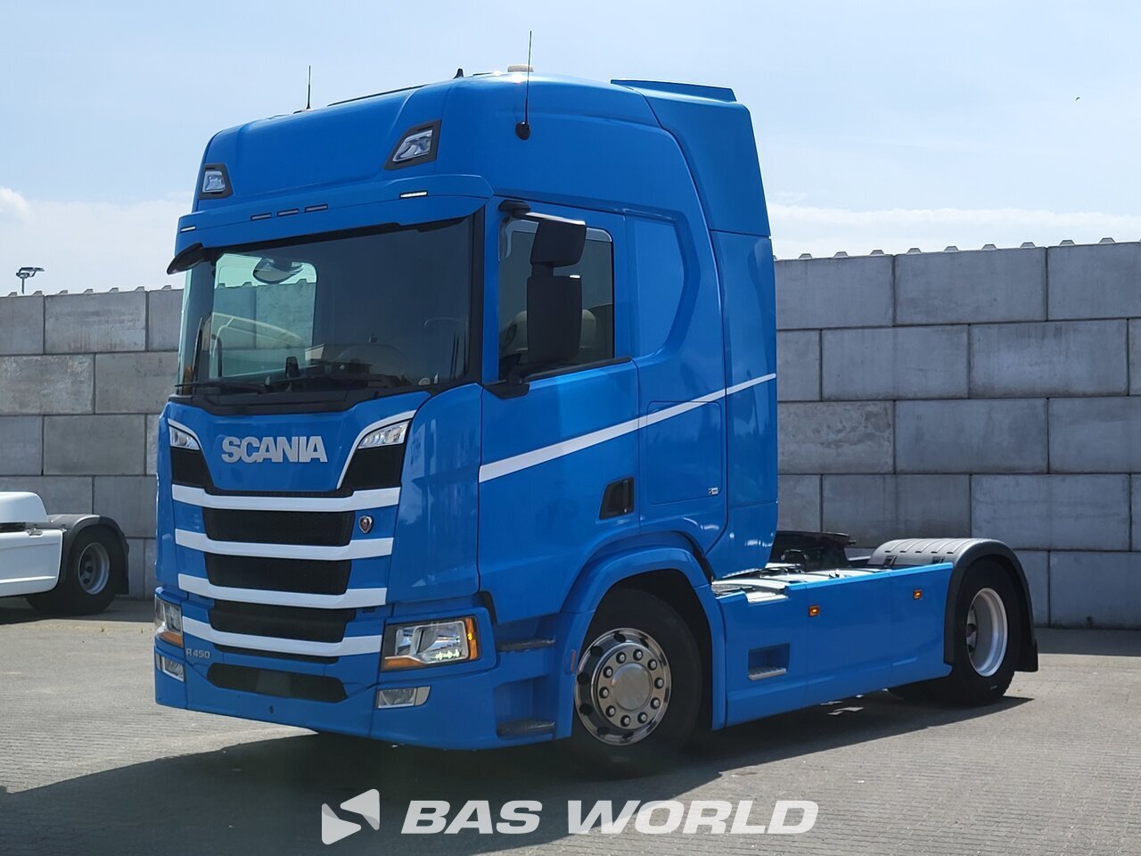 Front left : Scania R450 4X2 Tracteur routier