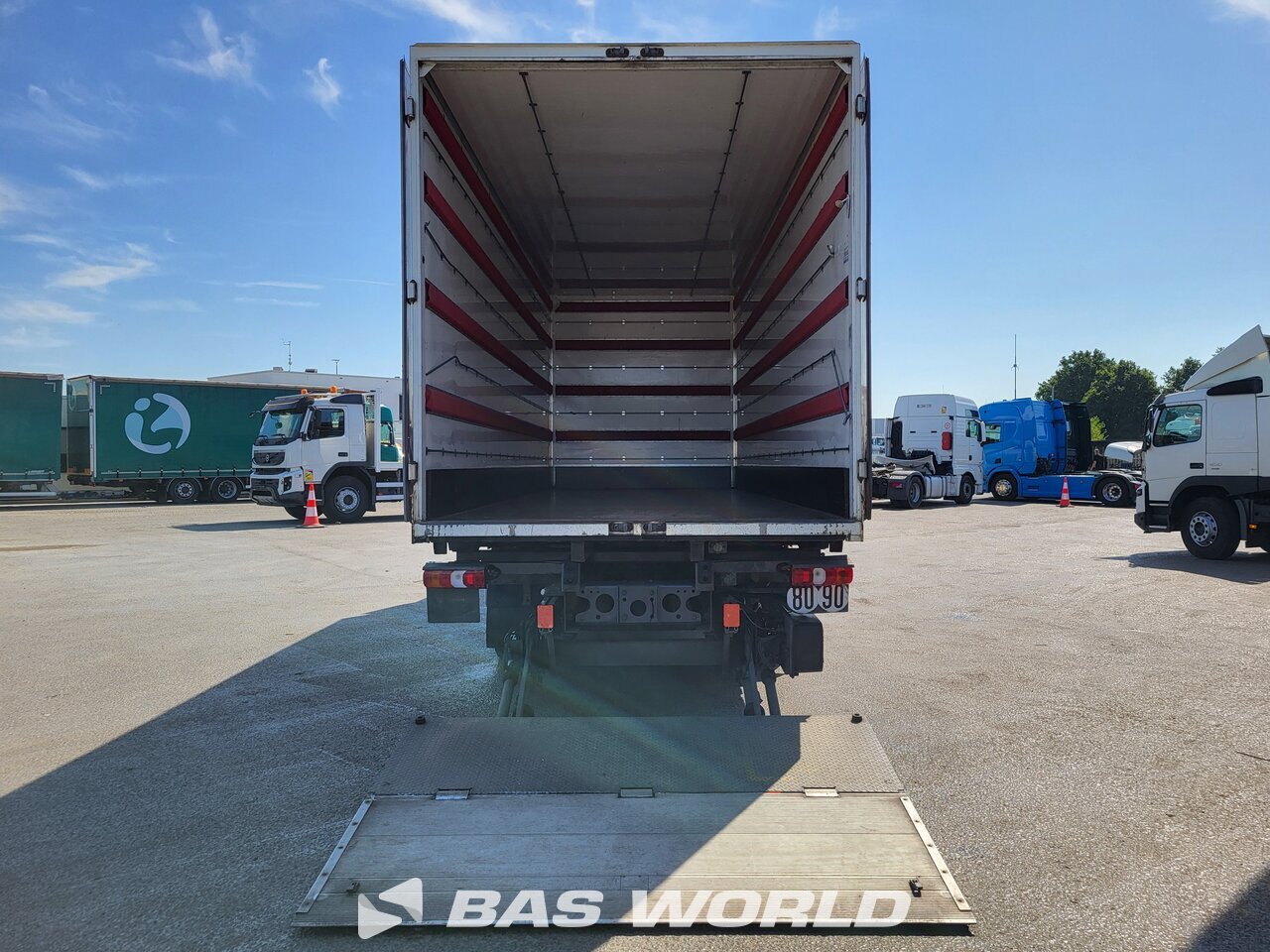 Other : Mercedes Actros 1842 4X2 Trouillet Camion à Caisse Mobile