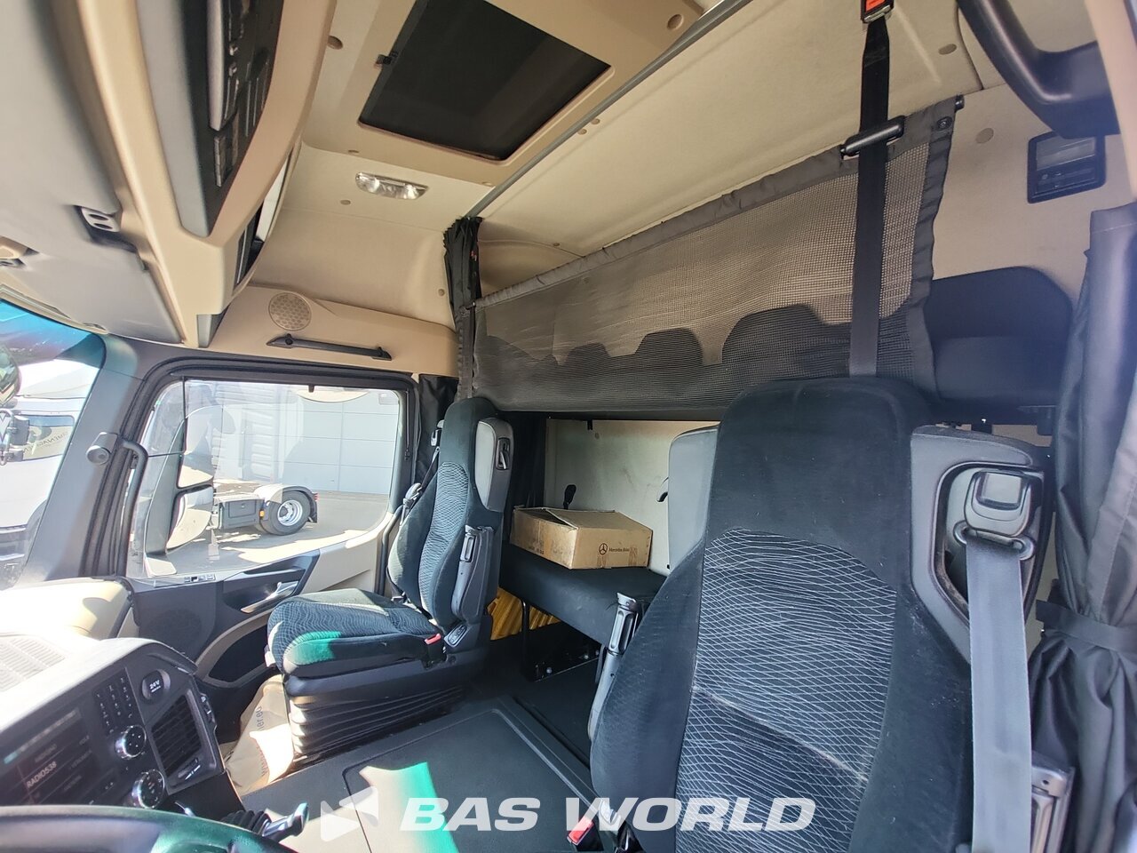 Other : Mercedes Actros 1842 4X2 Trouillet Camion à Caisse Mobile
