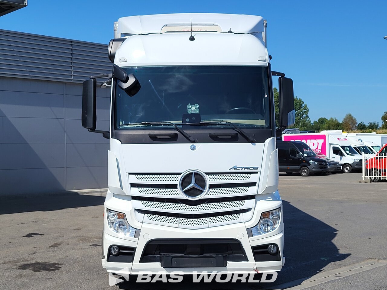 Other : Mercedes Actros 1842 4X2 Trouillet Camion à Caisse Mobile